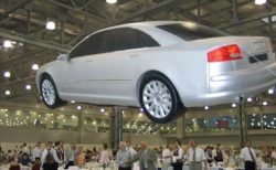 Летающая Audi A8 показана в Москве