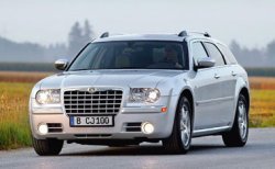 Chrysler 300C Touring: в России от 41 700 евро
