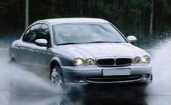 Jaguar подешевеет в России