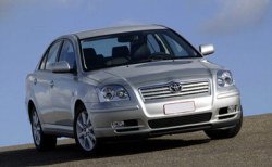 Покупатели Toyota Avensis получат подарки