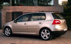 VW Golf V со скидкой $ 2000