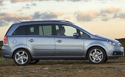 Новая Opel Zafira в Москве