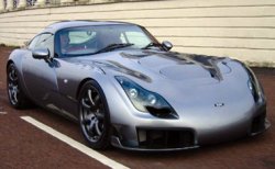 Смоленский увольняет рабочих с TVR