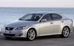Lexus отзывает 43 000 авто