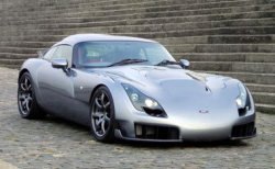 Смоленский построит новый завод TVR в Англии