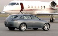 Lexus «разродится» кроссоверами