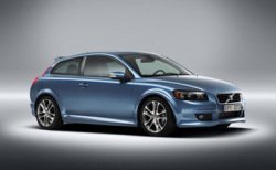 Volvo C30 представлена в России официально