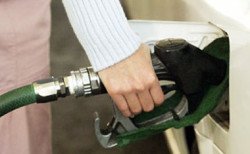 Продавцов некачественного бензина будут штрафовать на 5000 МРОТ
