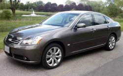 В РФ появился первый официальный дилерский центр Infiniti