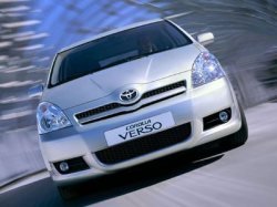 Обновленная Toyota Corolla Verso: в России от $27500