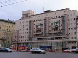 На Сухаревской площади в Москве ограничено движение автотранспорта