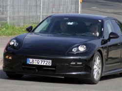 Седан Porsche Panamera на испытаниях