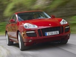 Porsche Cayenne GTS покажут в Чикаго