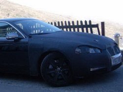 Jaguar готовит «заряженный» седан XF-R