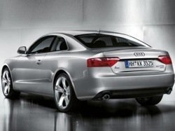 Audi начинает российские продажи купе A5 и обновленного седана A8
