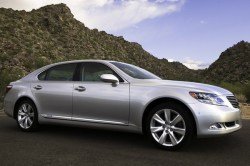 Lexus LS: представительский гибрид