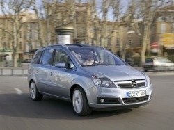 Новая Opel Zafira появится в продаже в феврале 2008 года
