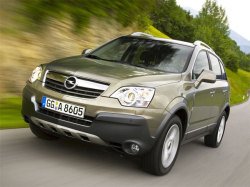 Новые внедорожники Opel Antara и Chevrolet Captiva в одном автосалоне