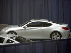 Hyundai представила концепт заднеприводного купе Genesis