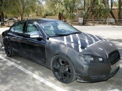 Спортивный вариант Jaguar XF проходит испытания