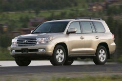 Toyota Land Cruiser 200: официальный старт продаж в России
