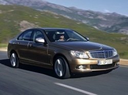 Mercedes будет оснащать авто С-класса обновленной системой 4MATIC