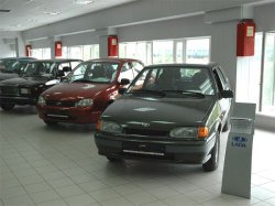 Новогодние подарки покупателям автосалонов «АвтоГрад»