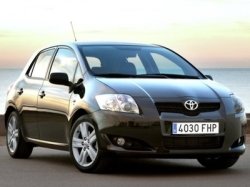 Toyota повысила цены на некоторые свои модели в России