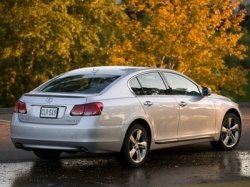 Lexus дарит своим покупателям в России полисы КАСКО