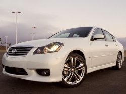 Infiniti M - обновлённый бизнесмен