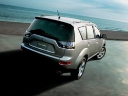 Mitsubishi Outlander XL получит новую КПП