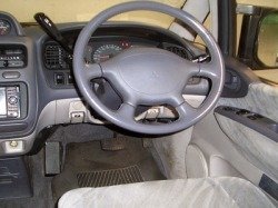 В России снова хотят запретить праворульные автомобили