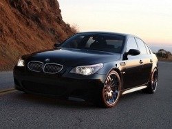 Новый седан BMW М5 появится в 2011 году