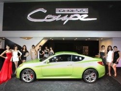 Компания Hyundai представила в Корее новое купе Genesis Coupe