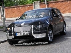 BMW испытывает новый кроссовер