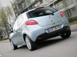 Mazda 2 немного обновилась