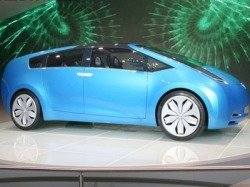 Новая Toyota Prius станет мощнее и больше