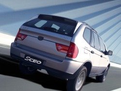 Китайские кроссоверы SCEO и UFO появились в Европе