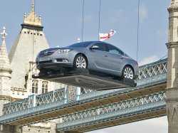 Opel строит планы на Insignia и готовится к премьере