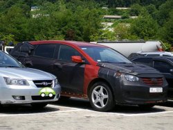 Kia или Hyundai испытывает новый минивэн/кроссовер