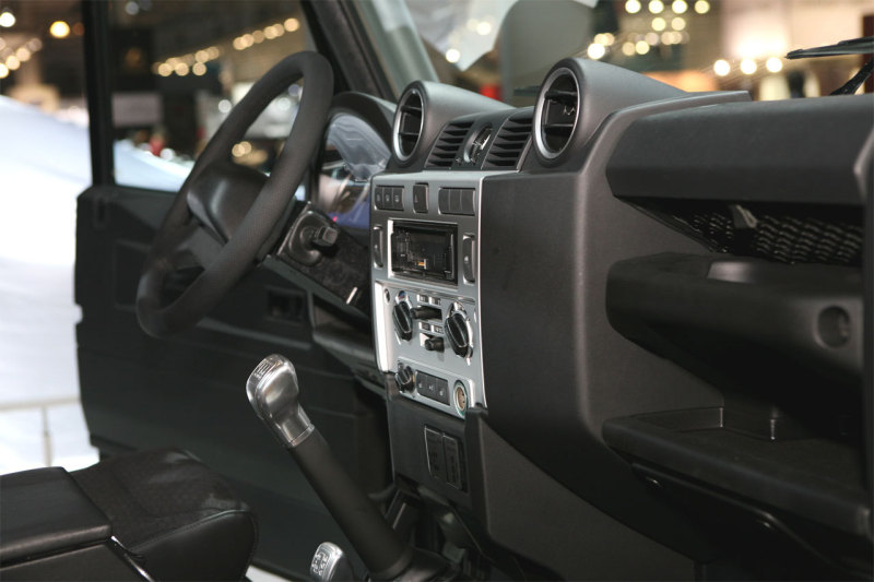Land Rover Defender SVX