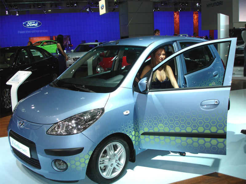 Hyundai i10 blue