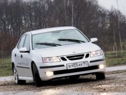 Saab 9-3 Sport Sedan 2.0t Vector: Fasten belts!