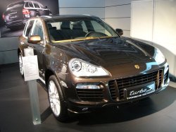 Porsche Cayenne Turbo S начали продавать в России