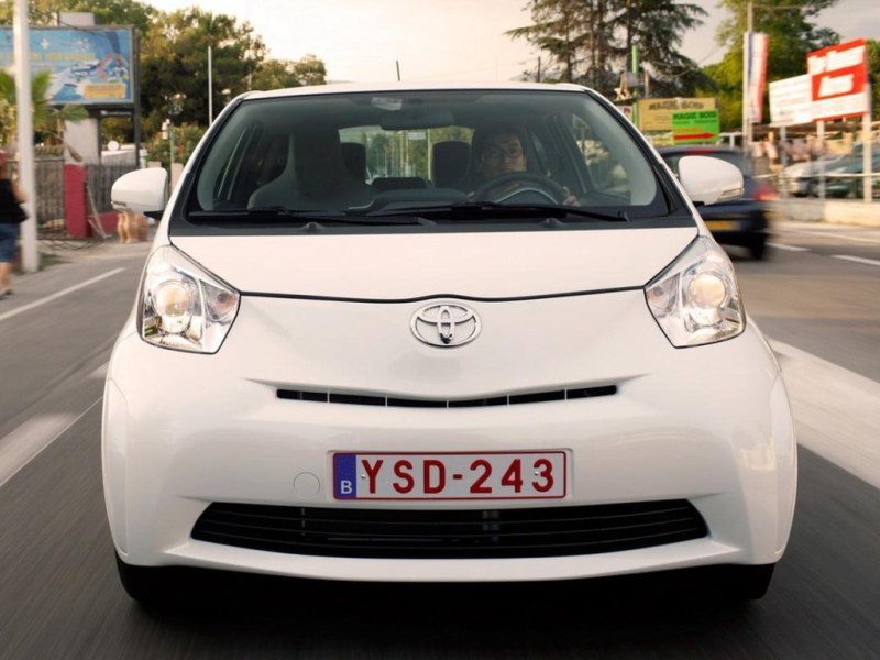 Toyota iQ поступает в продажу