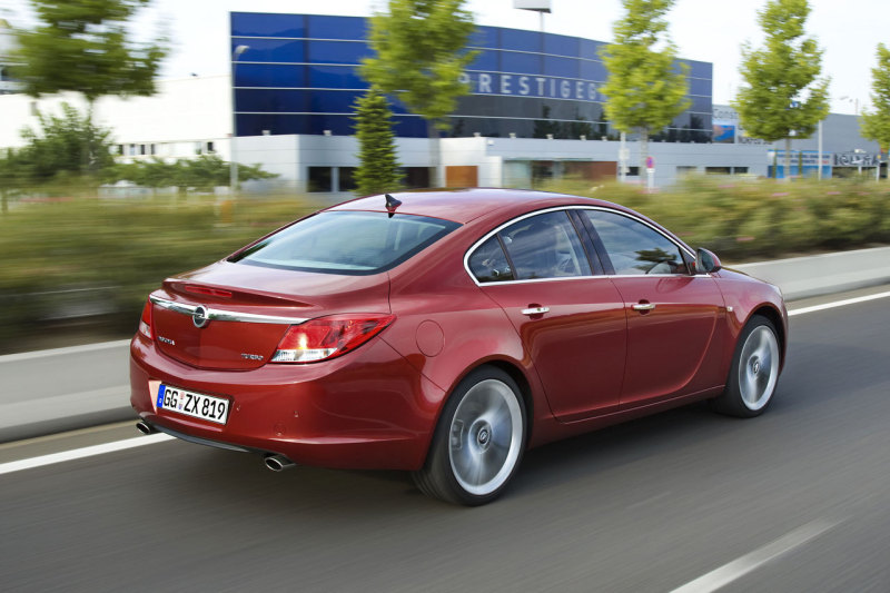 Седан Opel Insignia