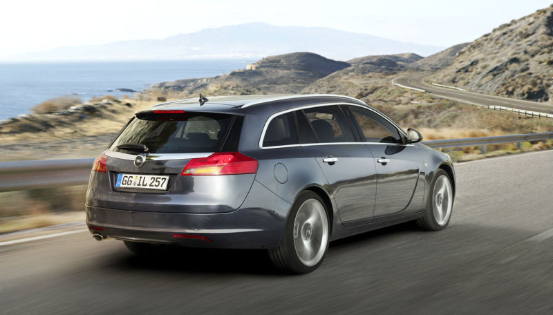 Универсал Opel Insignia Sports Tourer