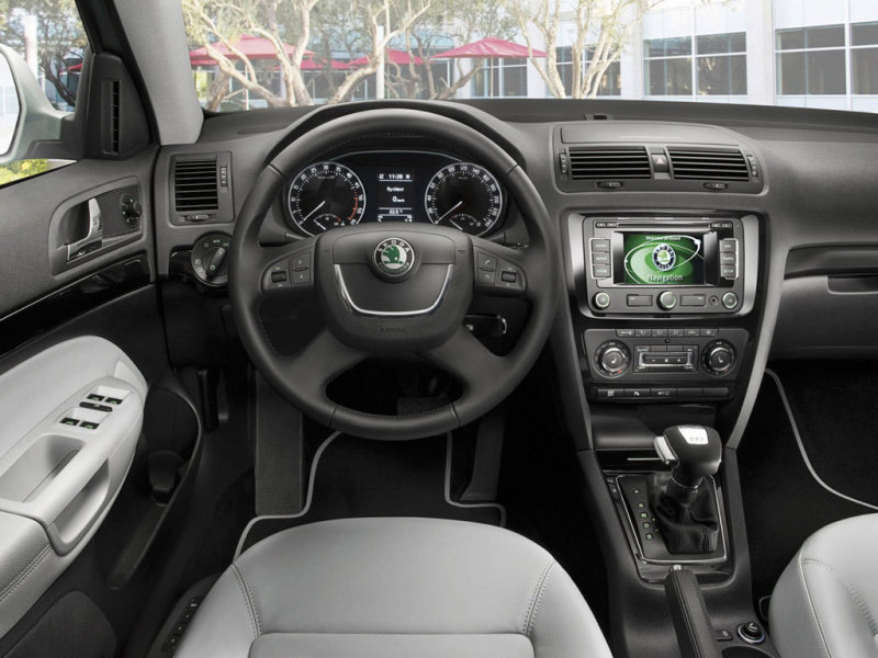 Салон Skoda Octavia 2009