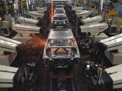 Российский автозавод General Motors приостанавливает производство