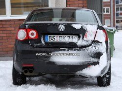 Обновлённый седан Volkswagen Jetta проходит испытания